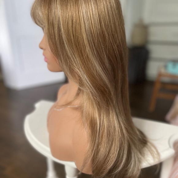 Uniwigs Carrie Almond Frost MODIFIED fringe/bangs. Synthetic alopecia long wig - Picture 4 of 13